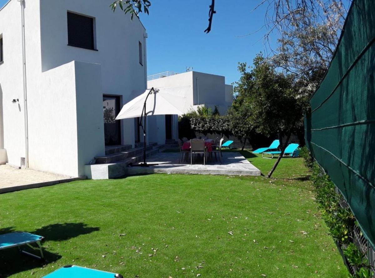 Villa En Bord De Plage Sete Exterior photo